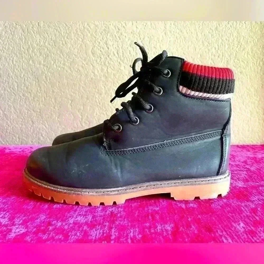 Krazy Kicks Youth Boots‎ Size 4